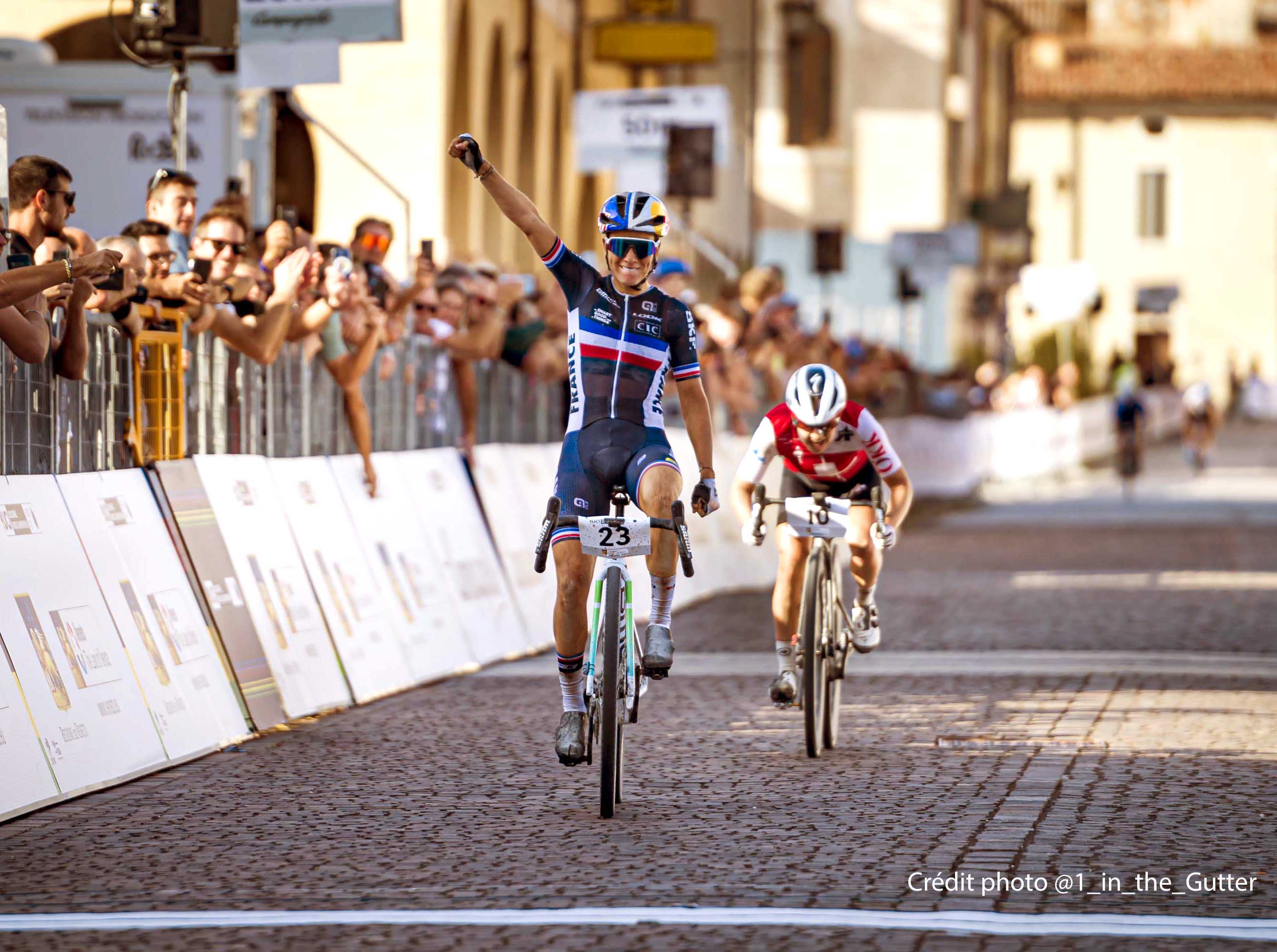 Pauline Ferrand Prévot Word Champion on DUKE world runner carbon